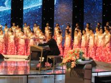 双排键电子琴亮相“第十四届CCTV青年歌手电视大奖赛”合唱比赛现场 